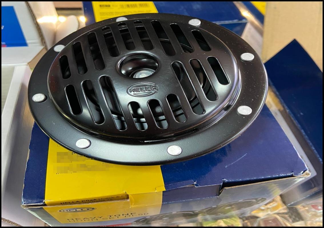 HELLA KORNA ORİJİNAL SİYAH 12 VOLT ETİKETÇİLERE